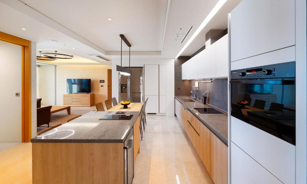 Köök või kööginurk majutusasutuses New CZ LCT Residence