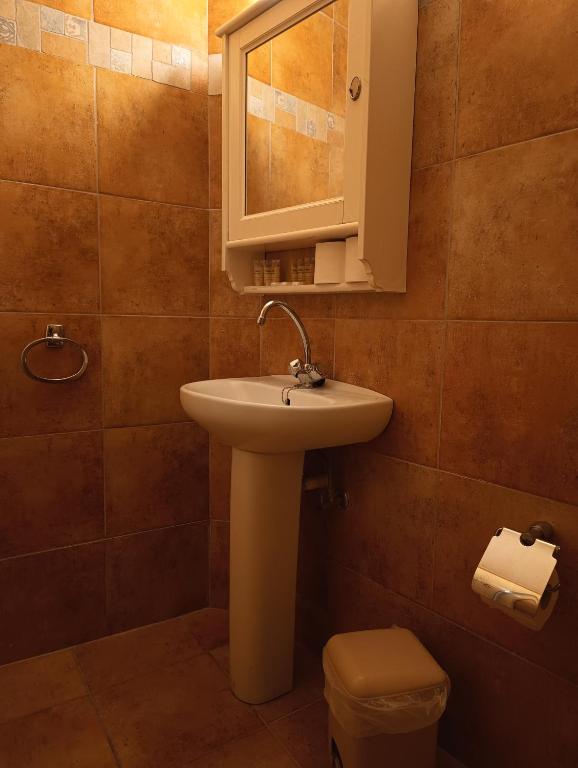 Koupelna v ubytování Anesis Hotel
