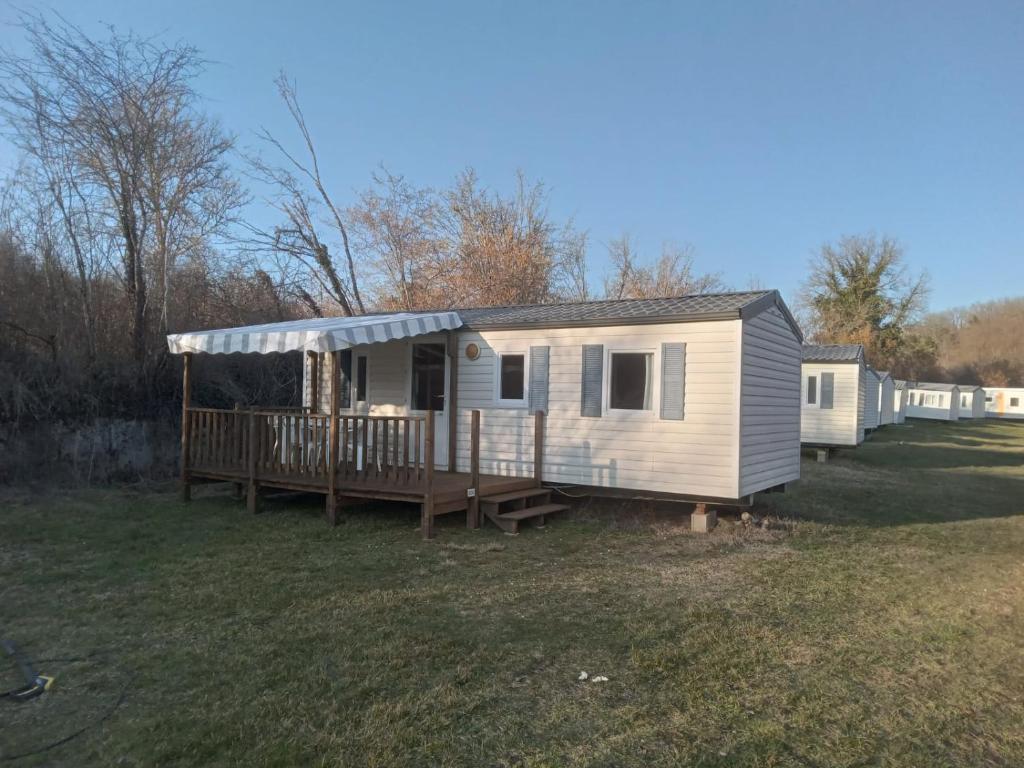 Imagen de la galería de Mobile Home sleeps 4, en Monsec