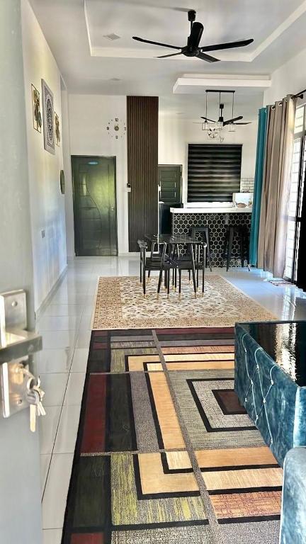Posezení v ubytování Tulip's Homestay Kuala Berang-FREE WIFI