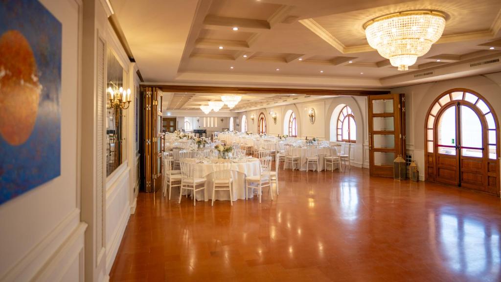 Restaurace v ubytování Altafiumara Resort & Spa