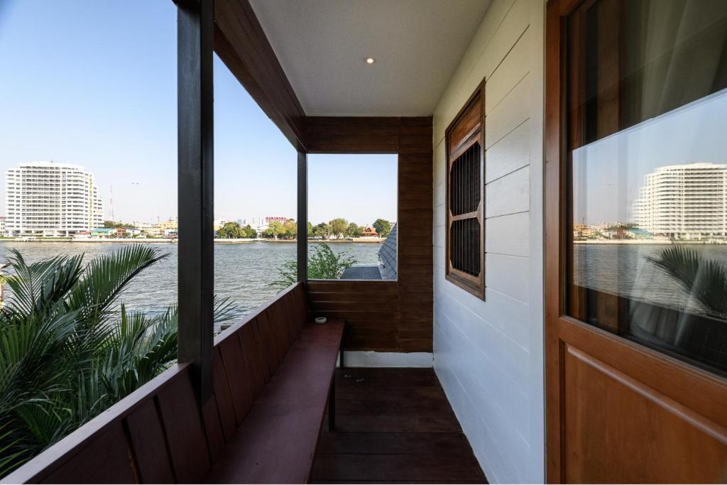 Baan Manee BKK - Doppelzimmer Mit Balkon