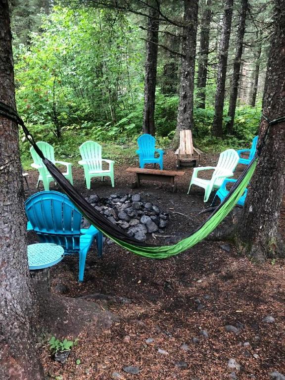 Zahrada ubytování Alaskan Glamping Yurt in Seward for an Eco-Adventure