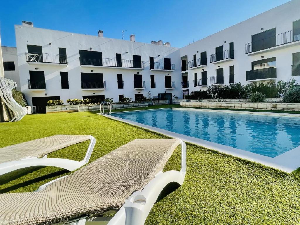 Swimmingpoolen hos eller tæt på Roca Maura by Costabravaway AC /Sea view