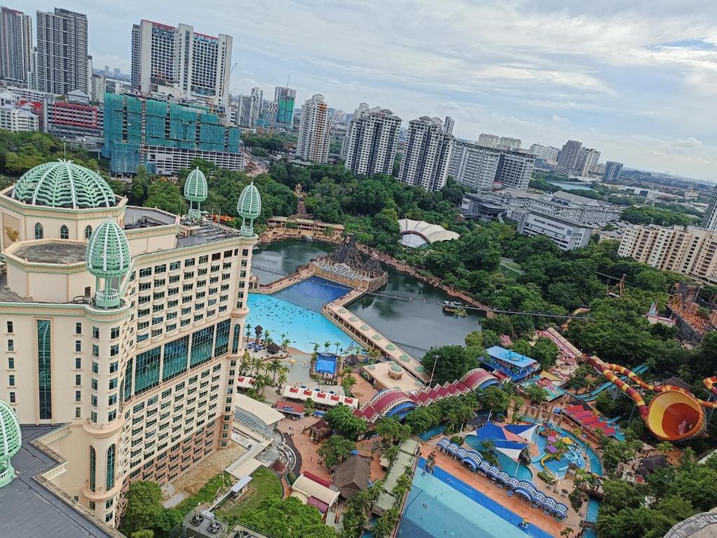 Piscina a Sunway Resort Suite Linked to Pyramid and Lagoon o a prop