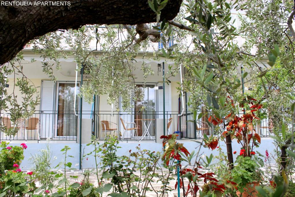 A balcony or terrace at Rentoulia Apartments