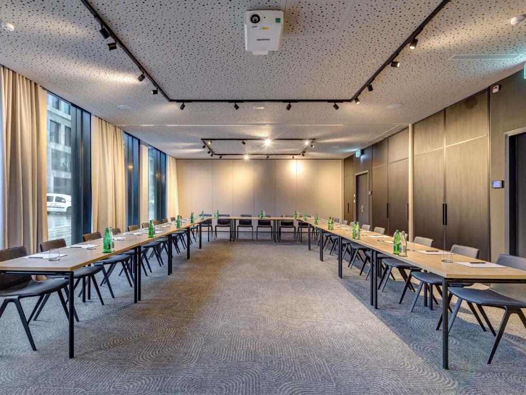 Mercure Zürich City的商務中心和／或會議室