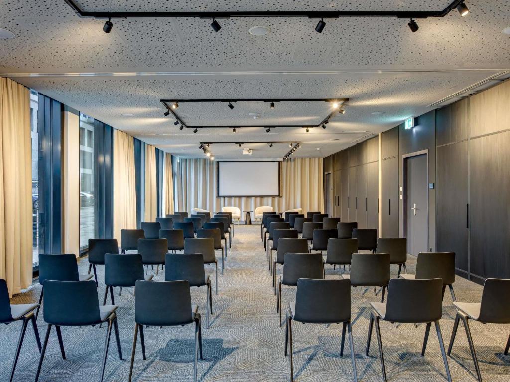 Mercure Zürich City的商務中心和／或會議室