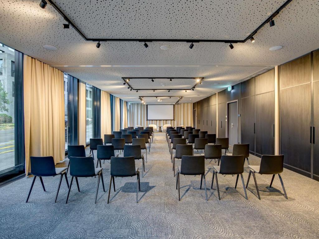 Mercure Zürich City的商務中心和／或會議室