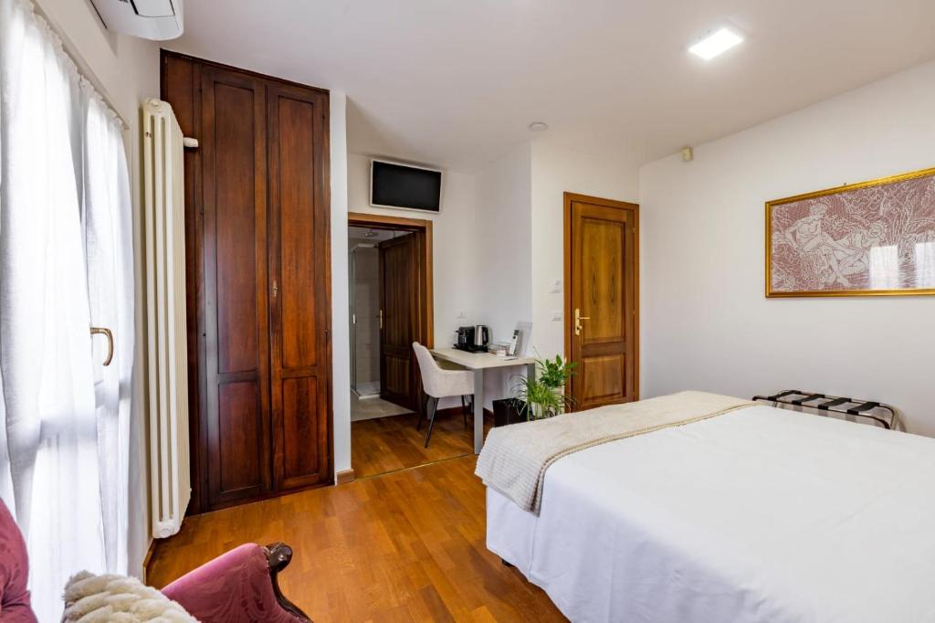 Due Maestà Home - Chambre Double Ou Lits Jumeaux De Luxe Avec Balcon