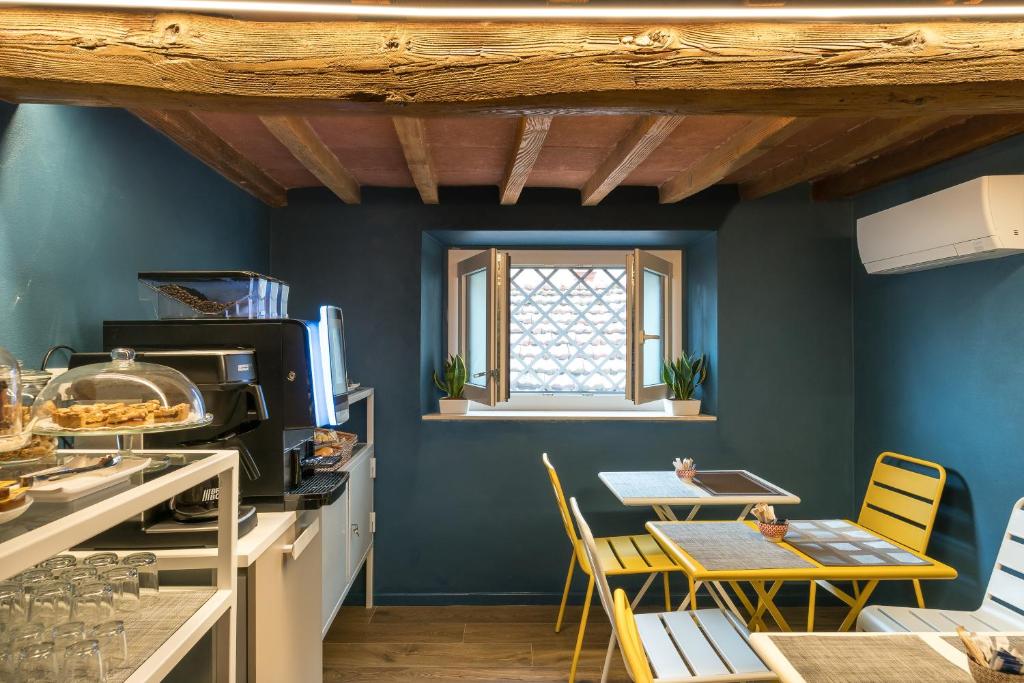 GOGO` Petit Hotel - Resim 12