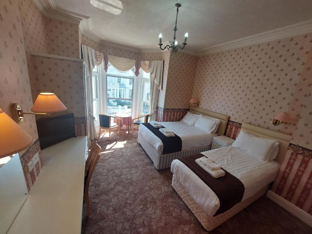 White Heather Hotel - Resim 18