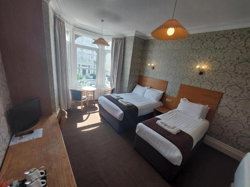 White Heather Hotel - Resim 45