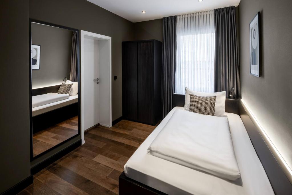 Hotel AMANO Düsseldorf - Resim 44