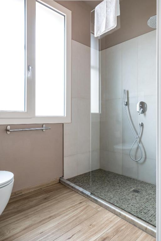 Koupelna v ubytování GOGO` Petit Hotel