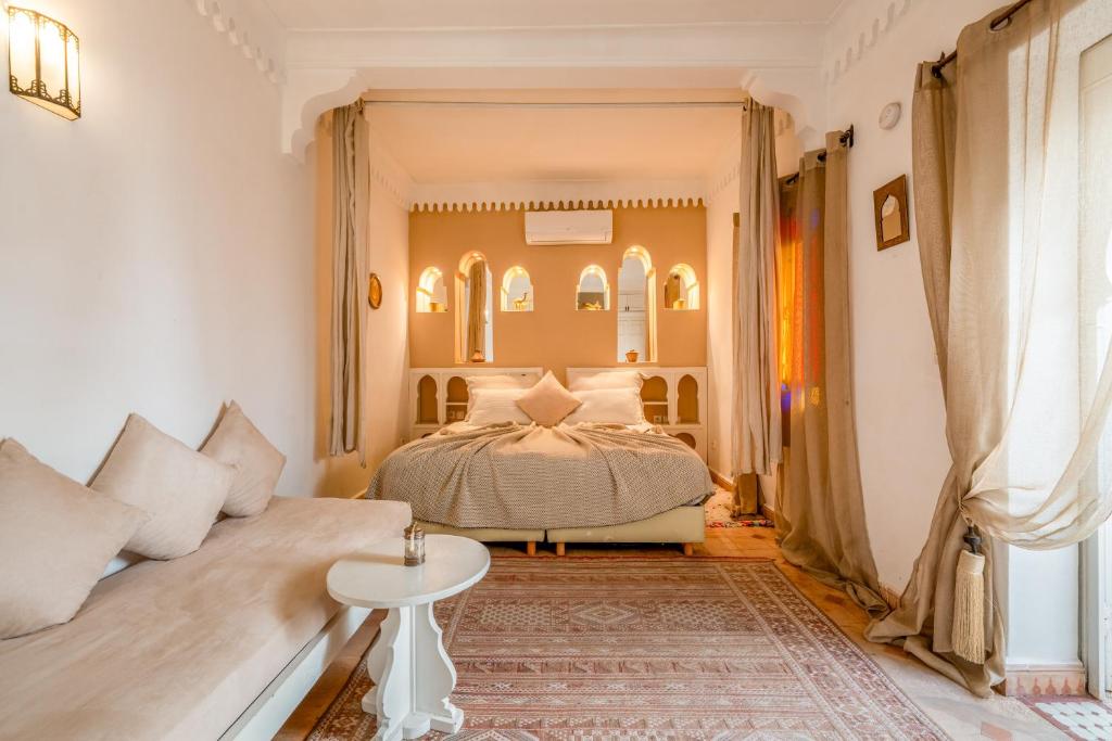 RIAD AWINATI Location Privatisée ,piscine chauffée , beau Rooftop — photo 9