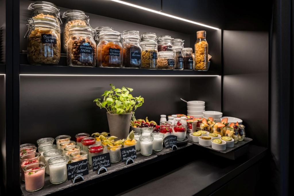 Hotel AMANO Düsseldorf - Resim 7