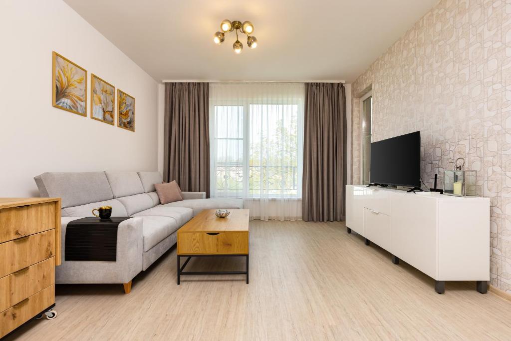 Magnolia Gardens -1BD with Balcony & Parking