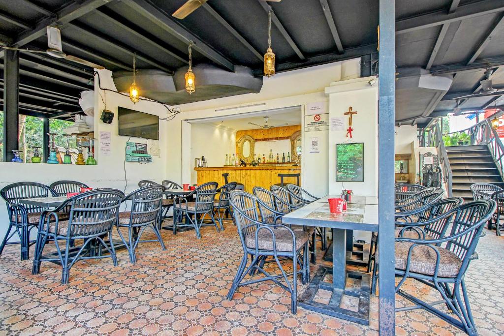 Restaurace v ubytování FabHotel Golden Nest Deluxe - Nr Calangute Beach