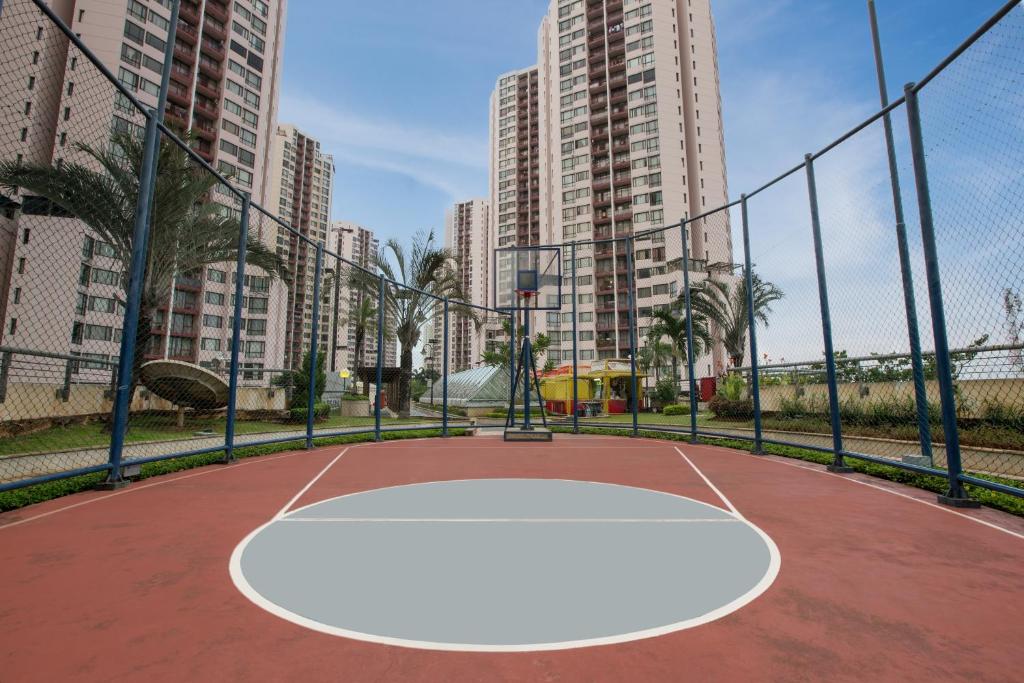 Tenis a/nebo squash v ubytování Horison Ultima Suite & Residences Rasuna Jakarta nebo okolí