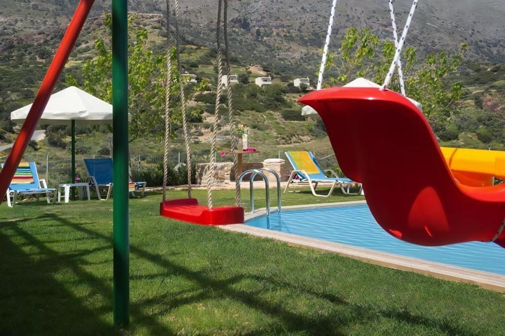 Plac zabaw dla dzieci w obiekcie Superior Crete Villa 2 Bedroom Villa Stefania Private Pool Sea View Triopetra