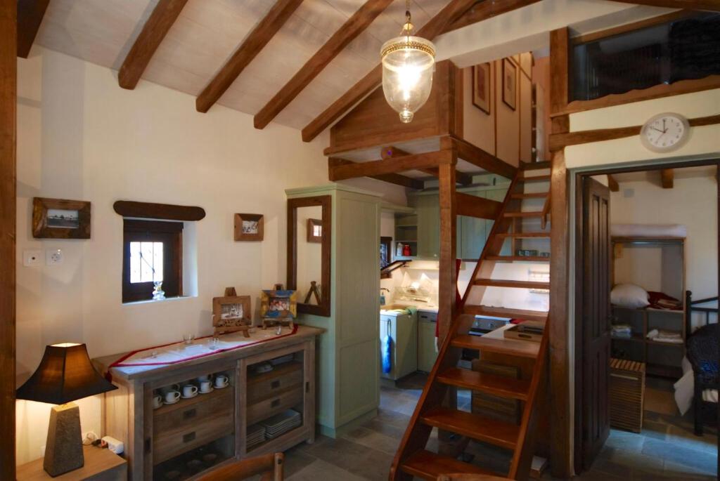 Zdjęcie z galerii obiektu Great Pelion Villa Villa Stone House 2 Bedrooms Sea View Aghios Georgios w mieście Pilion