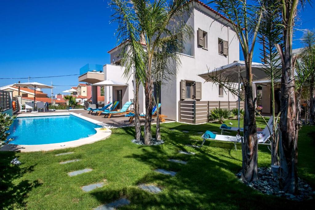 Bazén v ubytování Luxury Villa Crete Villa Marina Mare 3 Bedroom Private Pool Sauna Chania nebo v jeho okolí