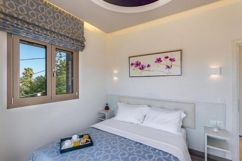 Postel nebo postele na pokoji v ubytování Luxury Villa Crete Villa Marina Mare 3 Bedroom Private Pool Sauna Chania