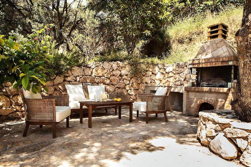 Fotografia z galérie ubytovania Unique Kefalonia Villa 2 Bedrooms Villa Kalou Cottage Breath Taking Sea Views Lourdas v destinácii Kefallonia