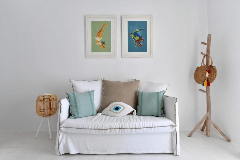 Zdjęcie z galerii obiektu Luxury Paros Villa Villa Calypso Beautiful Serene Sleeps Up To 11 Glisidia w mieście Paros
