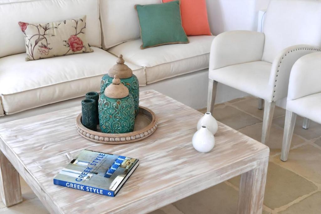 Zdjęcie z galerii obiektu Luxury Paros Villa Villa Calypso Beautiful Serene Sleeps Up To 11 Glisidia w mieście Paros