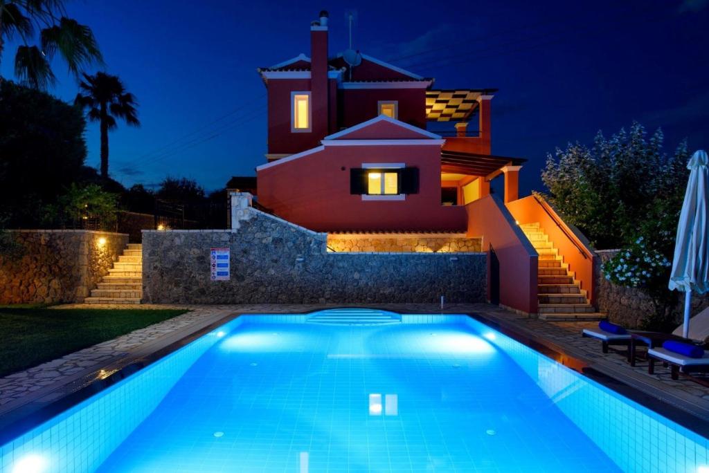 Bazén v ubytování Luxury Corfu Villa Villa Rose Private Pool nebo v jeho okolí