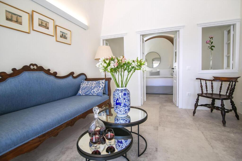 Część wypoczynkowa w obiekcie Elegant Santorini Villas Villas Aloia Private Hot Tub Air Conditioning 1 Bedrooms Oia
