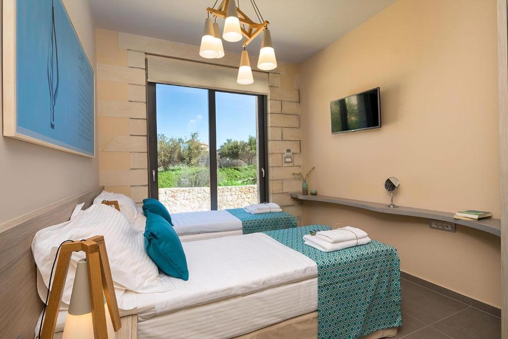 Zdjęcie z galerii obiektu Deluxe Crete Villa Villa Kronos 3 Bedroom Sea View Chania w mieście Kambiá