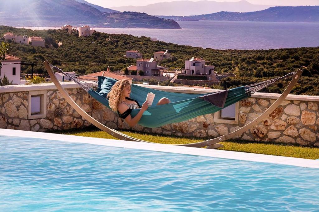 Zdjęcie z galerii obiektu Deluxe Crete Villa Villa Kronos 3 Bedroom Sea View Chania w mieście Kambiá