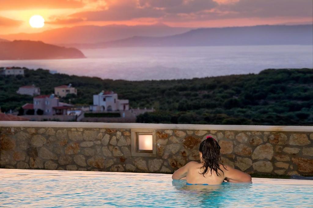 Zdjęcie z galerii obiektu Deluxe Crete Villa Villa Kronos 3 Bedroom Sea View Chania w mieście Kambiá