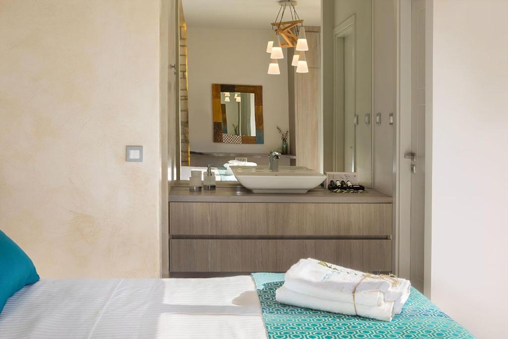Zdjęcie z galerii obiektu Deluxe Crete Villa Villa Kronos 3 Bedroom Sea View Chania w mieście Kambiá