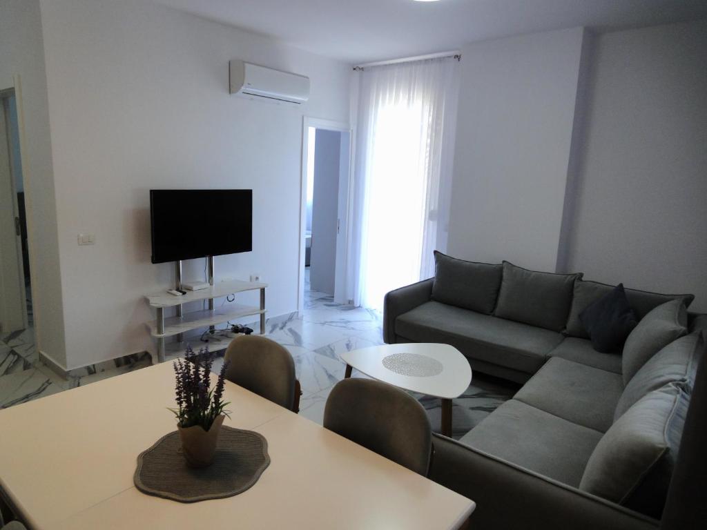 Posezení v ubytování Niki Apartments Shen Gjin