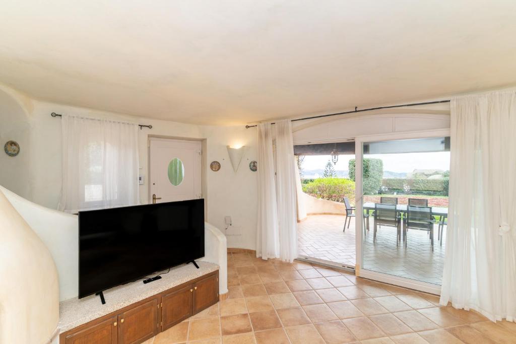 Μια τηλεόραση ή/και κέντρο ψυχαγωγίας στο Villa Eleonora - Porto Rafael