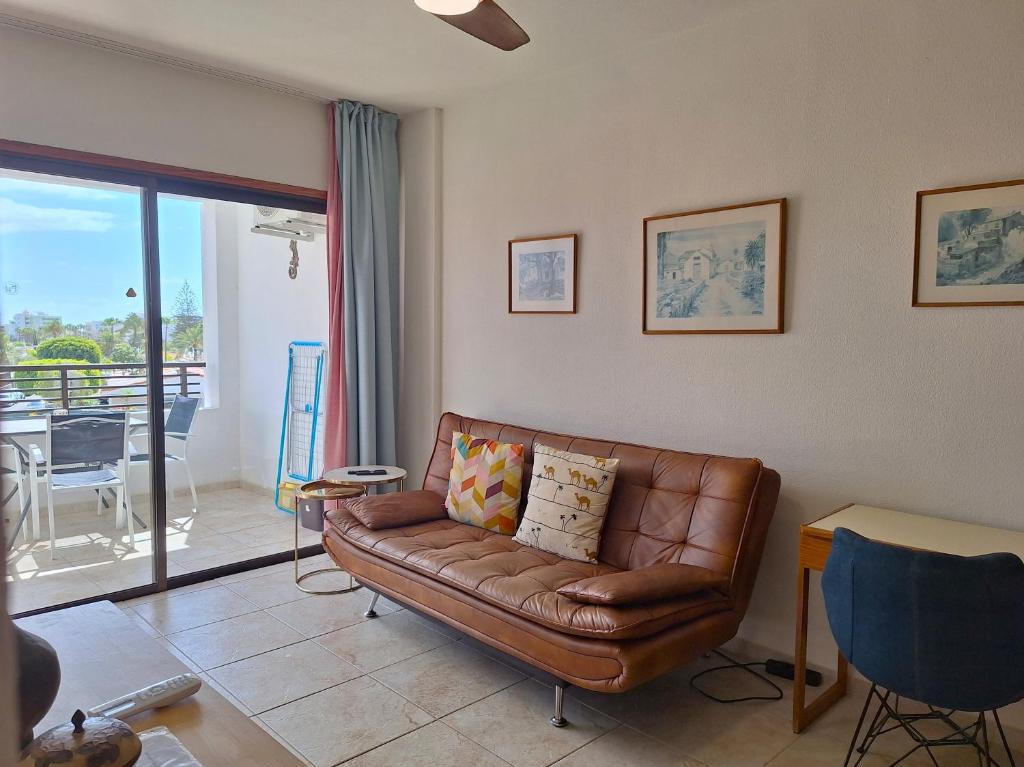 A seating area at Casa Iguazu - At the center of Playa del Inglés