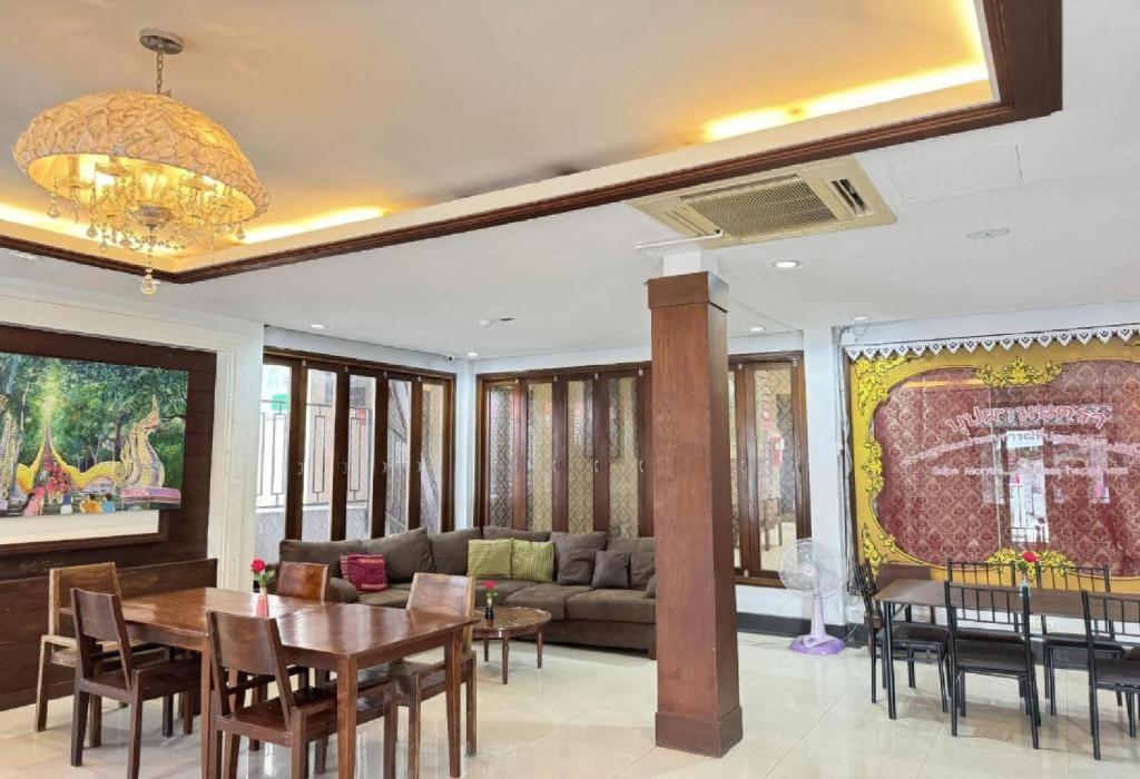 Dancenter Bupamontra Chiangmai - Resim 35