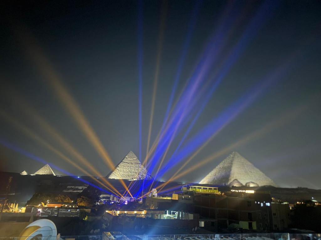 Fotografie z fotogalerie ubytování Magic pyramids v Káhiře