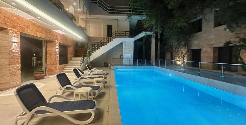 Bazén v ubytování Petra Palace Hotel nebo v jeho okolí