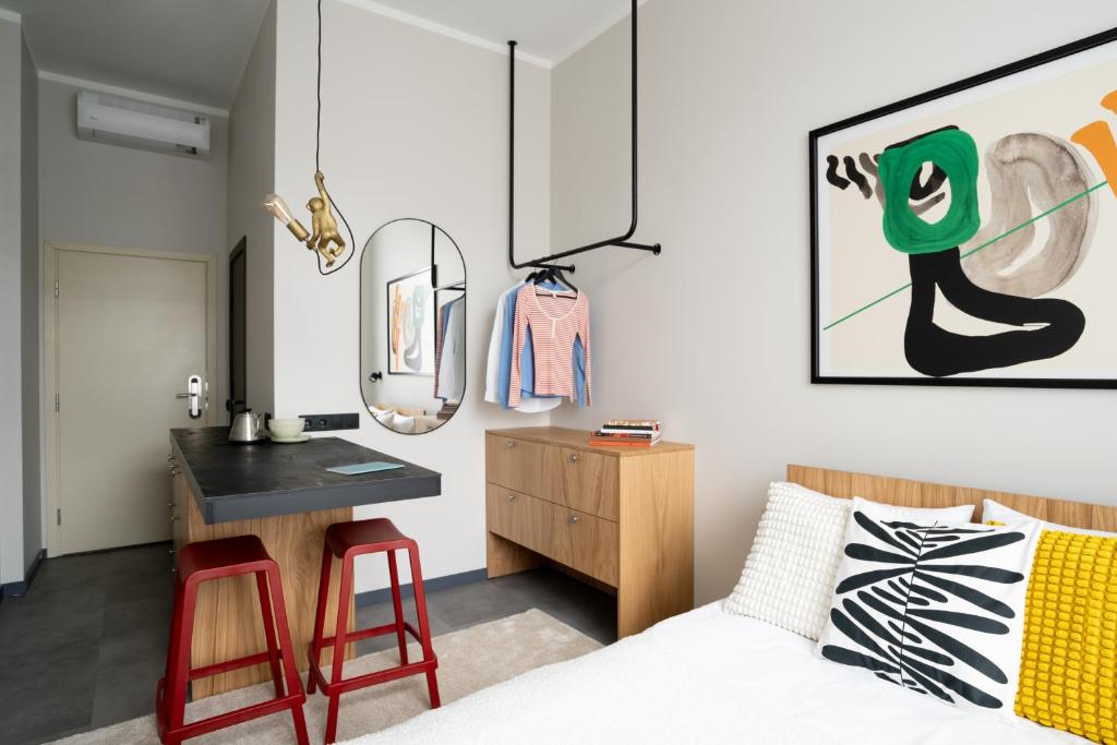 Postel nebo postele na pokoji v ubytování Corner Hotel