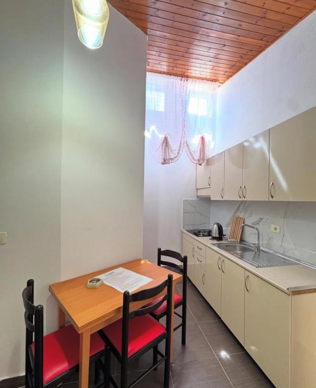 Kuchyň nebo kuchyňský kout v ubytování Bellavista Villa