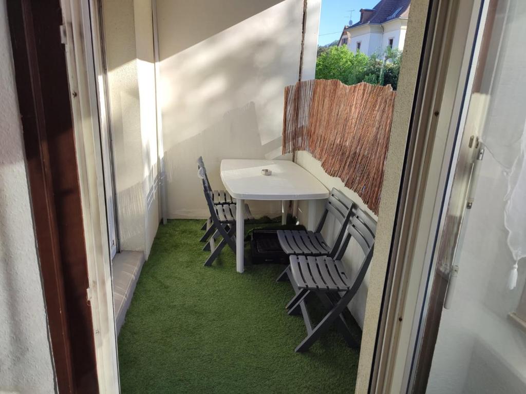 F2 Florival 45m2, avec terrasse, route du vin et free parking – photo 15