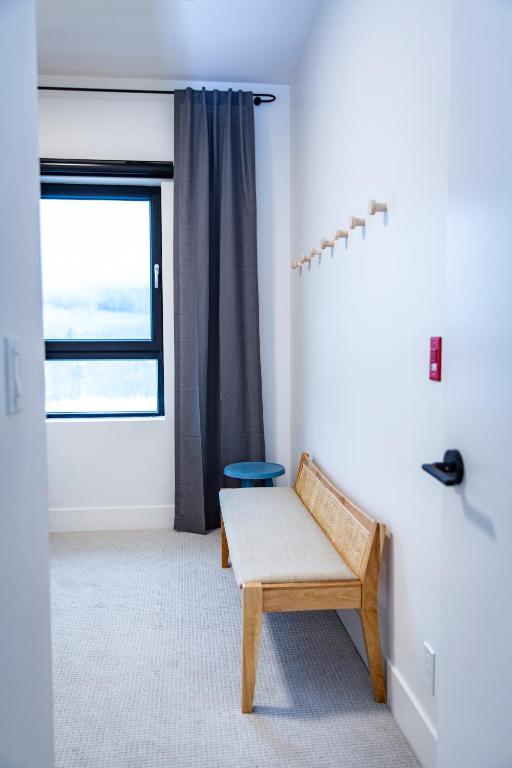 Fotografie z fotogalerie ubytování Tumbledown Condo by Revelstoke Vacations v destinaci Revelstoke