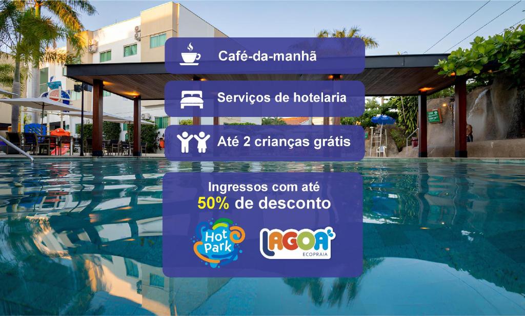A piscina localizada em Hotel Morada do Sol ou nos arredores