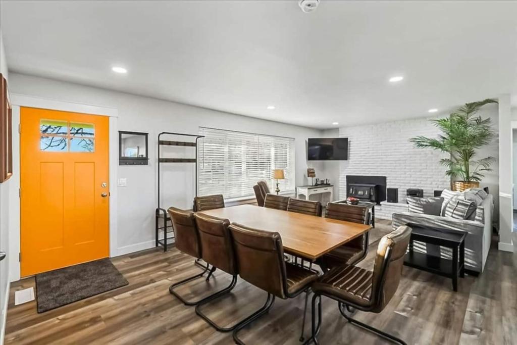 Η κουζίνα ή μικρή κουζίνα στο 539) Massive 3 bedroom Sleeps 10
