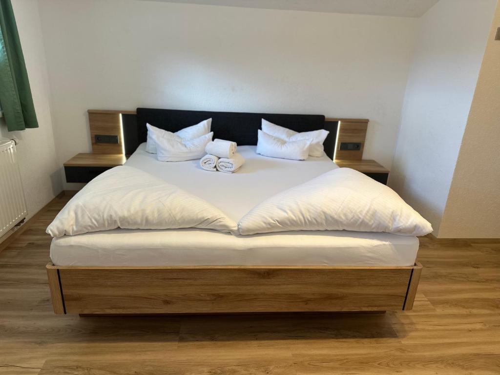 Postel nebo postele na pokoji v ubytování Deluxe Apart Bader